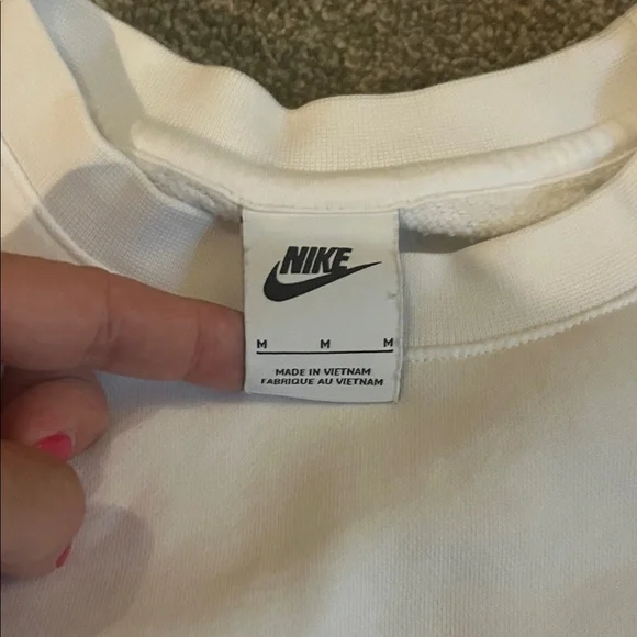 Nike Women’s Classic White Crewneck Sweater - Picture 2 of 2